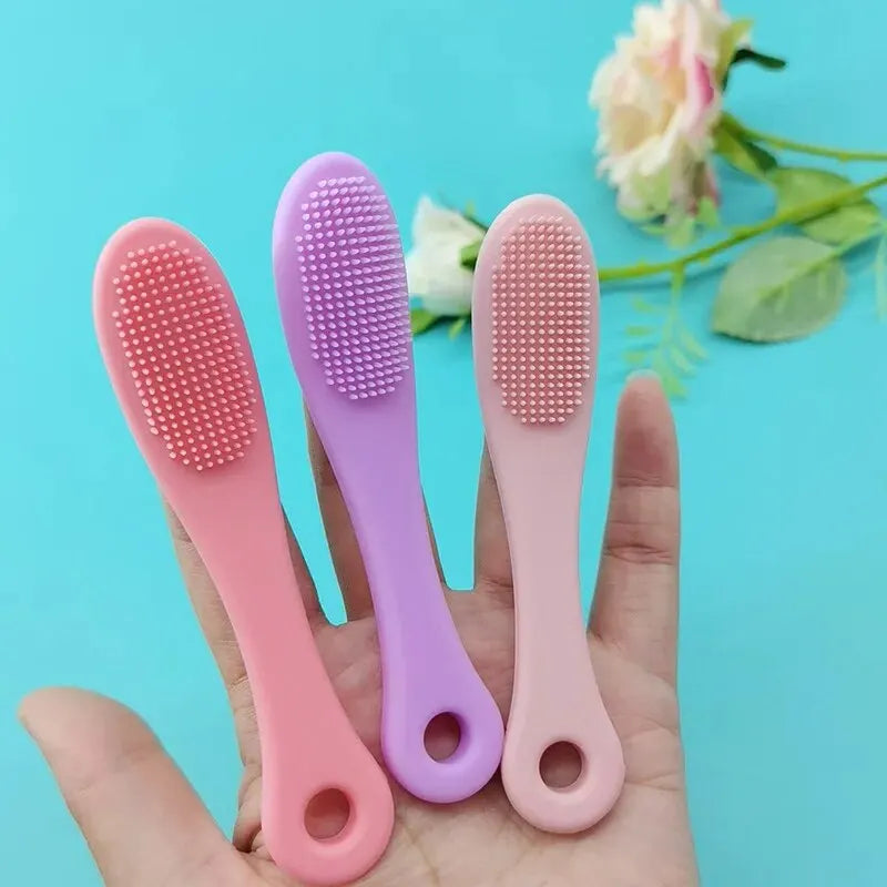 LumiScrub™ | Silicone Face Cleaner & Blackhead Remover