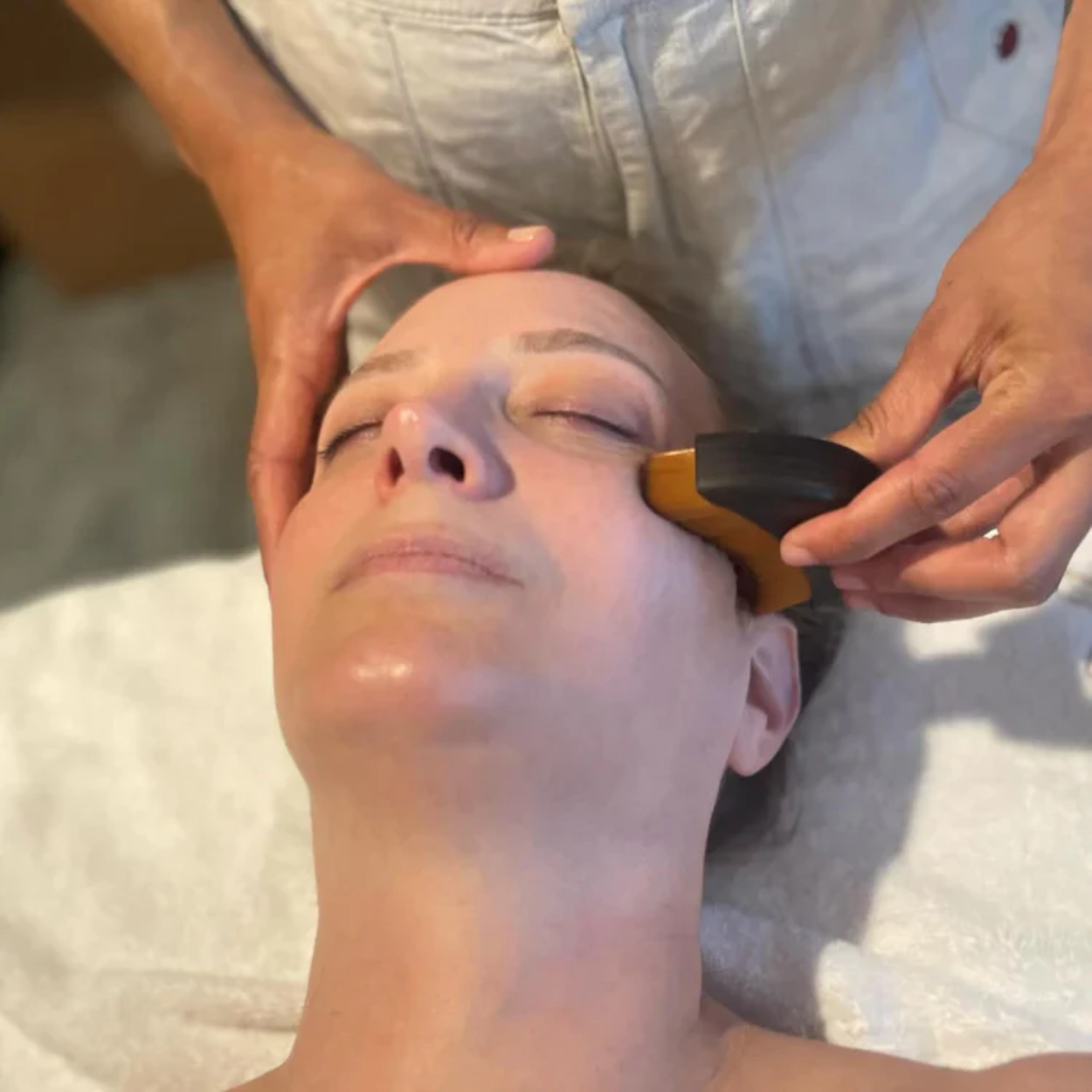 Dry Facial Massage Brush